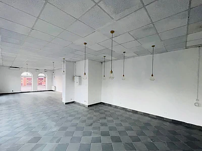 Lokal użytkowy 100 m² na Gocławiu przy ul. Umińskiego - miniatura 3