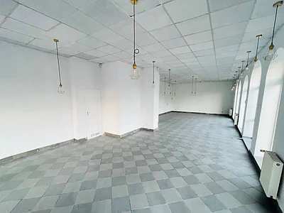 Lokal użytkowy 100 m² na Gocławiu przy ul. Umińskiego - miniatura 2