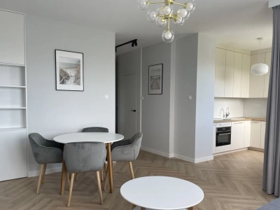Czteropokojowy apartament 78 m² z widokiem na park – Ogrody Tesoro, Barcelońska - miniatura 1