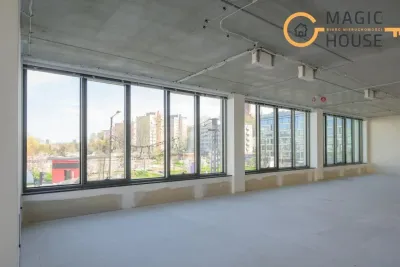 Nowoczesne biuro 254 m² przy al. Marszałka Piłsudskiego w Gdyni - miniatura 4