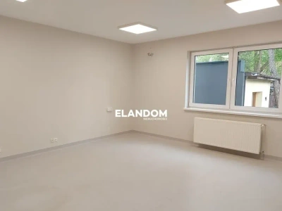 Lokal 117 m² w centrum Józefowa z parkingiem - miniatura 8