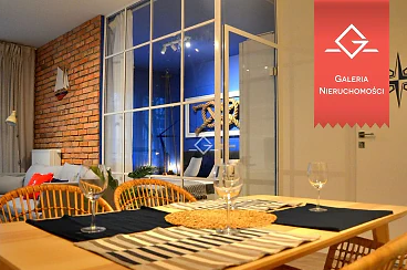 Gdańsk Śródmieście – 2-pokojowy apartament Riverfront z halą garażową - miniatura 1