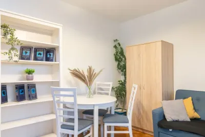 Pokój dwuosobowy do wynajęcia – ul. Gdyńska 7A, Gdańsk Żabianka - miniatura 1