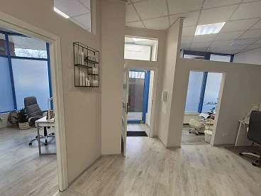 Lokal handlowo-usługowy po remoncie – Warszawa Nowolipki, ul. Wolność - miniatura 2