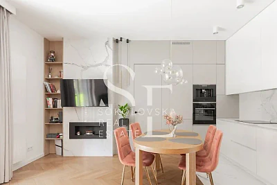 3-pokojowy apartament na Woli z tarasem i klimatyzacją - miniatura 1