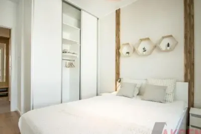 Dwupokojowy apartament 40 m² z garażem na Jutrzenki, Warszawa - miniatura 9