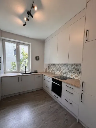 Trzypokojowy apartament 65 m² przy Francuskiej, Saska Kępa - miniatura 2