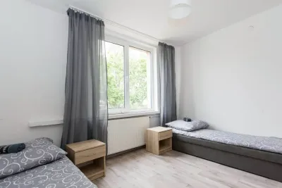 Pokój 2-osobowy Brzeźno Gdańsk, ul. Hallera, wszystko w cenie - miniatura 1
