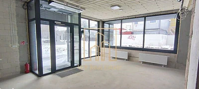 Narożny lokal gastronomiczny 157 m² z witrynami i parkingiem - Warszawa Jelonki Południowe - miniatura 1