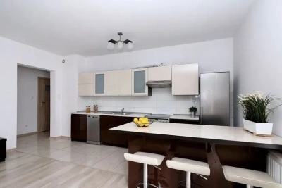 Apartament 58 m² przy metrze Trocka z balkonem i garażem - miniatura 4