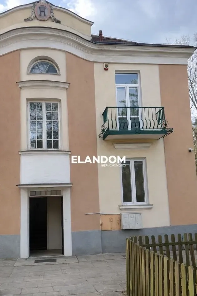 Lokal usługowy 250 m² w Centrum Marki – kamienica - zdjęcie 1