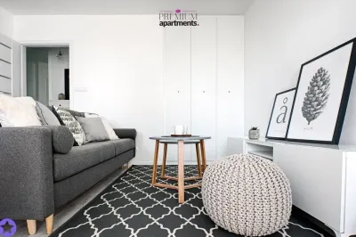 Dwupokojowy apartament na wynajem – Gdynia, Patio Róży, balkon i komórka - miniatura 2