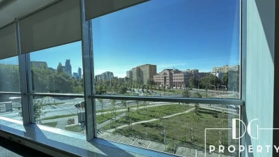 Przestronne biuro 301 m² z garażem przy Okopowej w Warszawie - miniatura 1