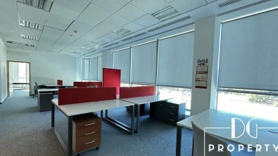 Przestronne biuro 301 m² z garażem przy Okopowej w Warszawie - miniatura 2