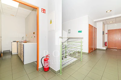 Lokal użytkowy z biurem i magazynem do wynajęcia – Gdynia Hutnicza - miniatura 7