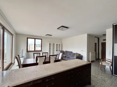 Apartament 3-pokojowy 96 m² przy ul. Przyjaźni we Wrocławiu z tarasem - miniatura 2