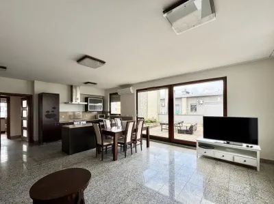 Apartament 3-pokojowy 96 m² przy ul. Przyjaźni we Wrocławiu z tarasem - miniatura 4