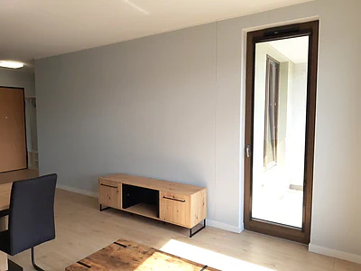 Atrakcyjne mieszkanie, dwa pokoje - 50 m² z garderobą  na Osiedlu Garnizon. - miniatura 2