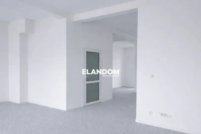 Lokal biurowy 81 m² w centrum Karczewa z parkingiem - miniatura 5