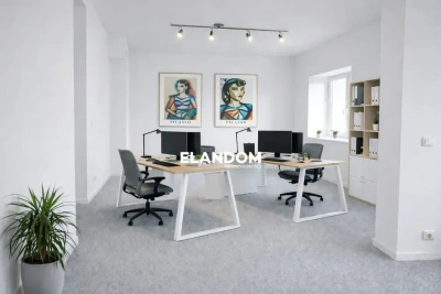 Lokal biurowy 81 m² w centrum Karczewa z parkingiem - miniatura 2