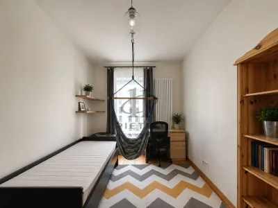 Trzypokojowy apartament na Stawkach przy metrze Dworzec Gdański, garaż i balkon - miniatura 8