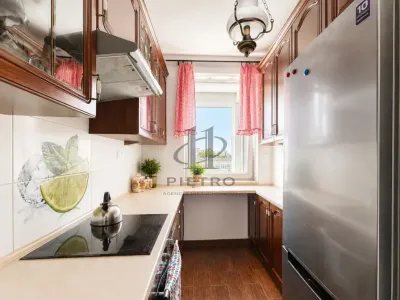 Trzypokojowy apartament na Stawkach przy metrze Dworzec Gdański, garaż i balkon - miniatura 5