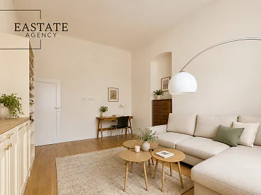 Dwupokojowy apartament w kamienicy przy Alejach Ujazdowskich, Ujazdów - miniatura 2