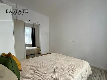 Dwupokojowy apartament w kamienicy przy Alejach Ujazdowskich, Ujazdów - miniatura 4