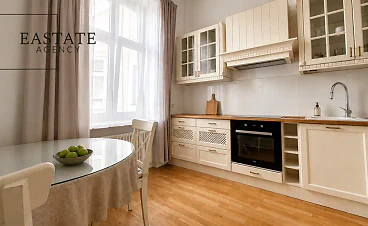 Dwupokojowy apartament w kamienicy przy Alejach Ujazdowskich, Ujazdów - miniatura 5