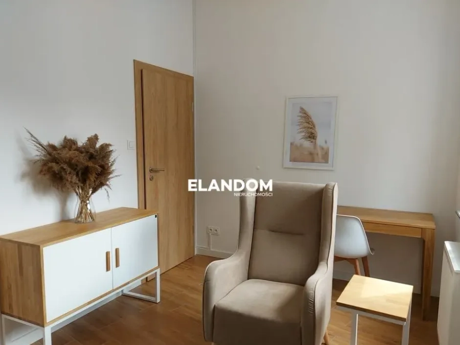 Podnajem przestrzeni biurowej 86 m² – Józefów, ul. Piłsudskiego, parking - zdjęcie 1