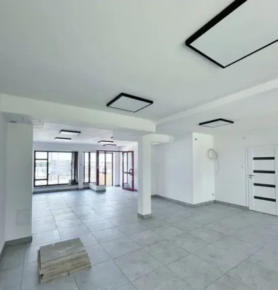 Lokal usługowy 65 m² Ursus, Mariana Keniga, witryna po remoncie - miniatura 1