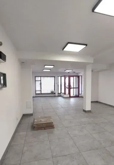 Lokal usługowy 65 m² Ursus, Mariana Keniga, witryna po remoncie - miniatura 8