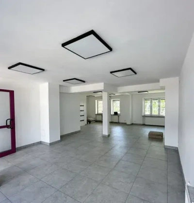 Lokal usługowy 65 m² Ursus, Mariana Keniga, witryna po remoncie - miniatura 3