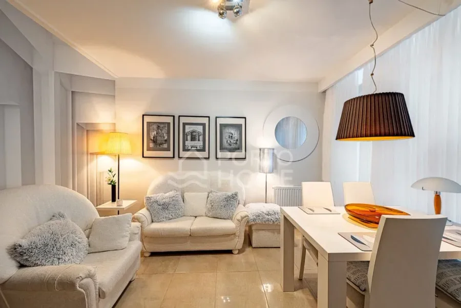 Dwupoziomowy 3-pokojowy apartament Art Deco w centrum Gdyni - zdjęcie 1