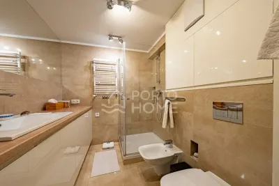 Dwupoziomowy 3-pokojowy apartament Art Deco w centrum Gdyni - miniatura 6