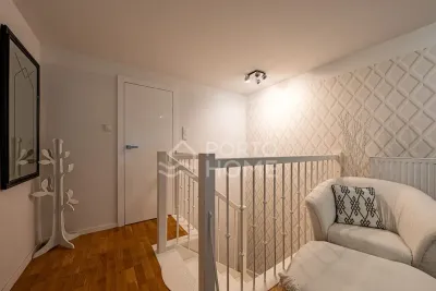 Dwupoziomowy 3-pokojowy apartament Art Deco w centrum Gdyni - miniatura 9