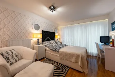Dwupoziomowy 3-pokojowy apartament Art Deco w centrum Gdyni - miniatura 10