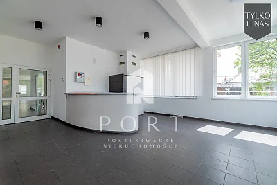 Lokal usługowo-użytkowy 194 m² po remoncie – Kosakowo - miniatura 4