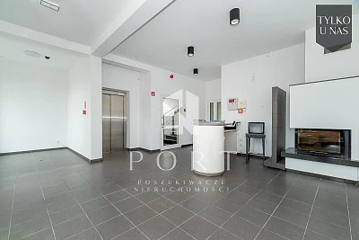 Lokal usługowo-użytkowy 194 m² po remoncie – Kosakowo - miniatura 3