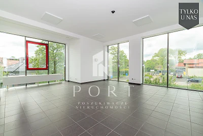 Lokal usługowo-użytkowy 194 m² po remoncie – Kosakowo - miniatura 1