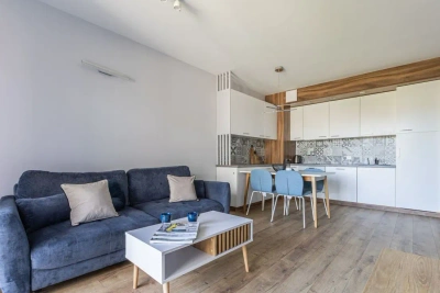 2-pokojowy apartament 41 m² przy Chmielnej w Gdańsku Śródmieściu - miniatura 2