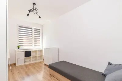 Pokój do wynajęcia przy ul. Piastowskiej 104D w Gdańsku - miniatura 3