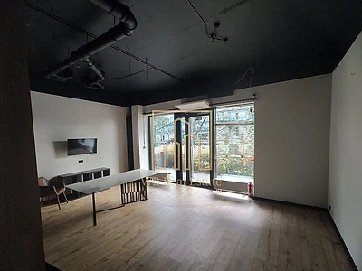 Wykończony lokal biurowy 56 m² z witryną, Młynów - miniatura 4
