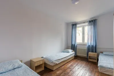 Pokój 3-osobowy, Gdynia Jaskółcza, wszystko w cenie - miniatura 1