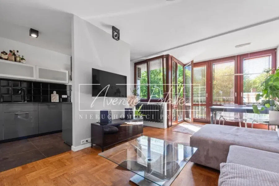 Trzypokojowy apartament 63 m² z balkonem i parkingiem, Nowogrodzka - zdjęcie 1