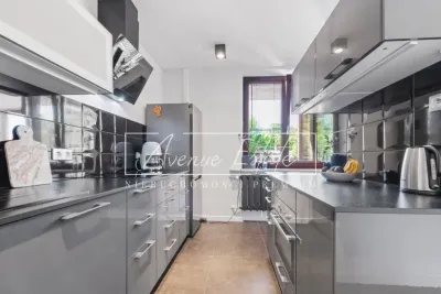 Trzypokojowy apartament 63 m² z balkonem i parkingiem, Nowogrodzka - miniatura 5