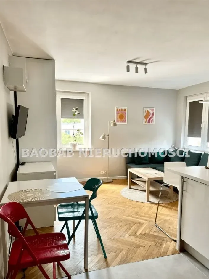 Kawalerka przy ul. Bonifraterskiej w Śródmieściu Warszawy, 20 m² - zdjęcie 1