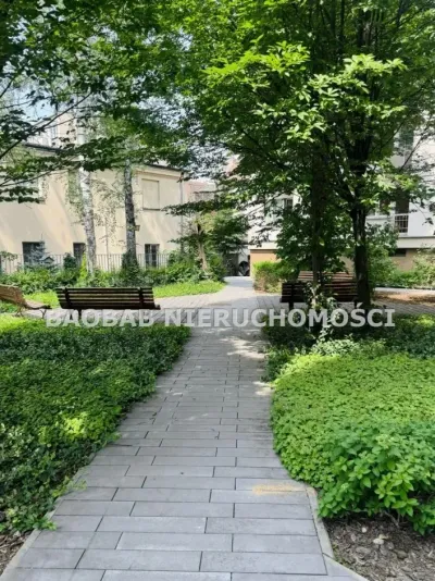 Kawalerka przy ul. Bonifraterskiej w Śródmieściu Warszawy, 20 m² - miniatura 7
