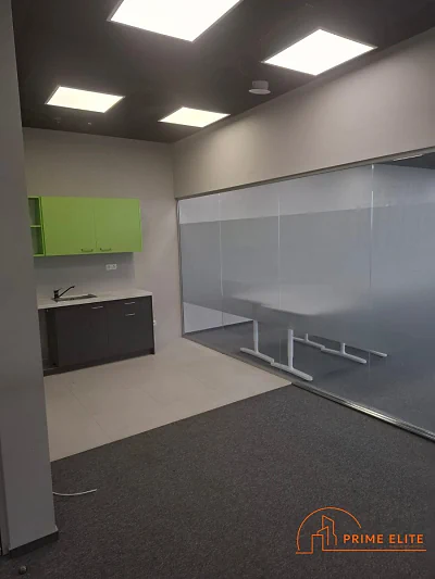 Umeblowane biuro 198 m² z panoramicznym widokiem – Warszawa Ochota - miniatura 3