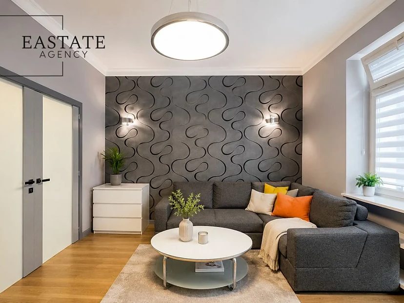 2-pokojowy apartament 48 m² z balkonem przy Metro Centrum - zdjęcie 1